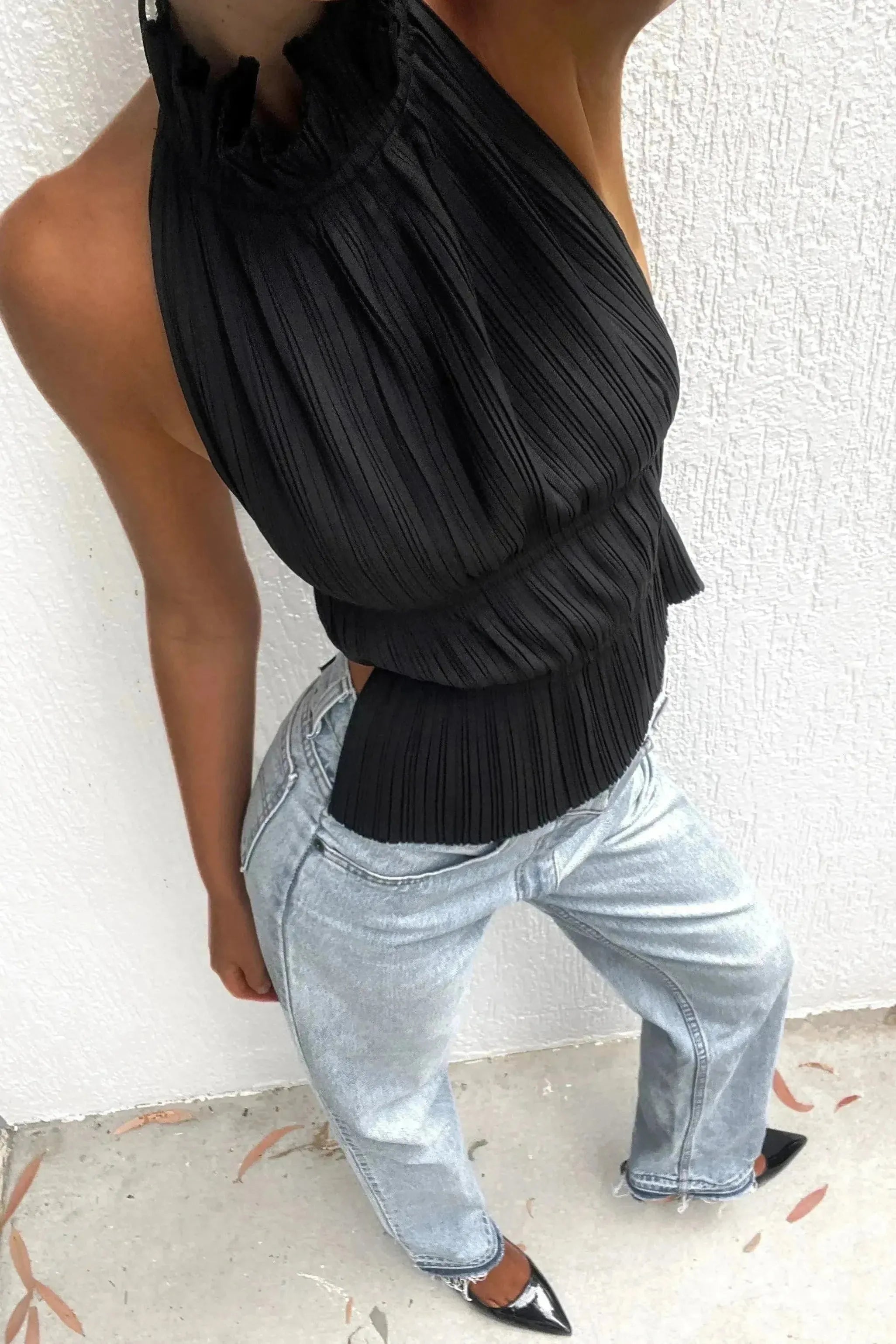 Lerah - Backless Pleated Top