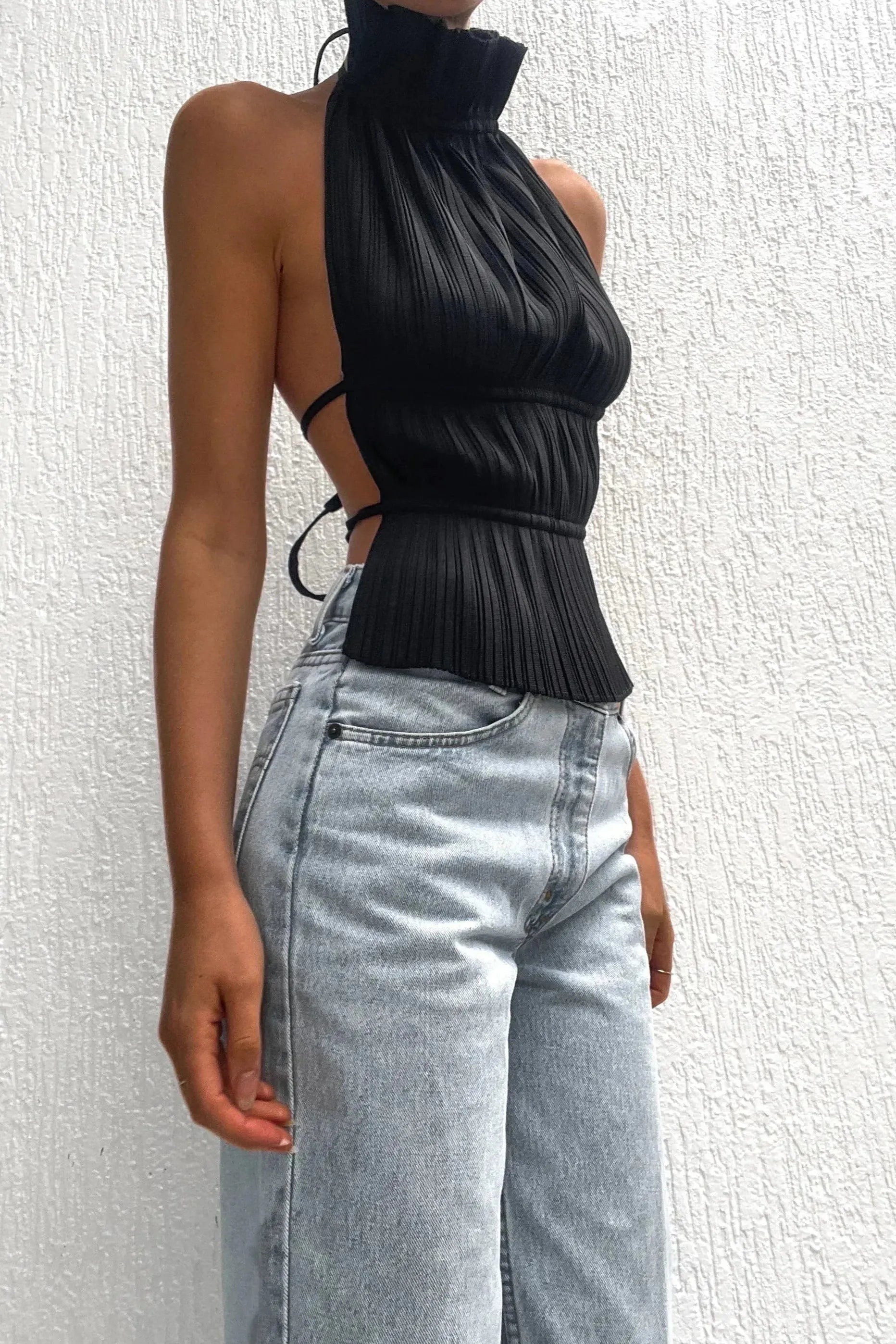 Lerah - Backless Pleated Top